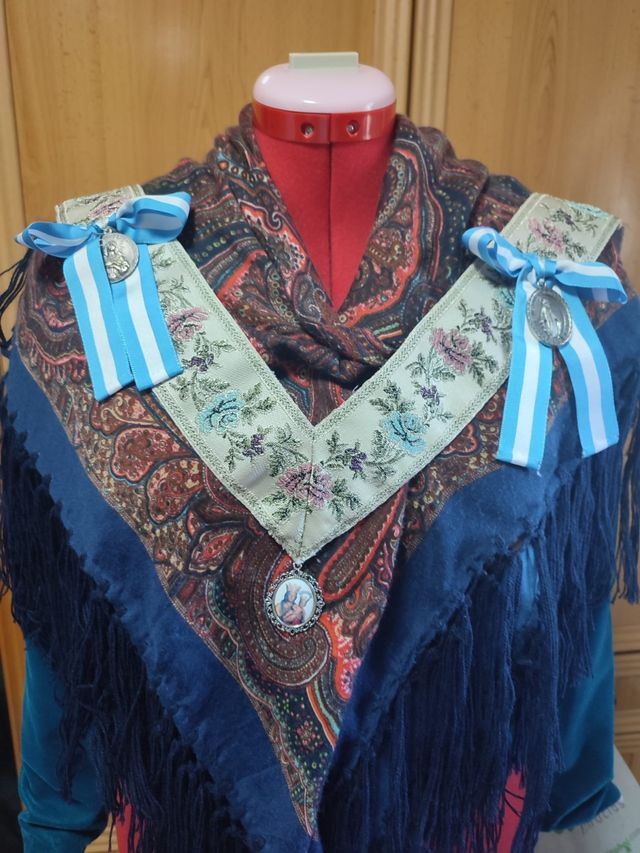 Pañuelo Traje Regional de Robledondo 