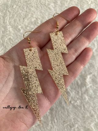 Pendientes rayo dorado con brillo rock star