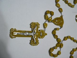 Rosario da parete in maiolica e peltro anni '50