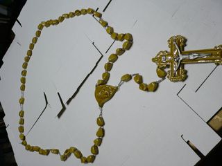 Rosario da parete in maiolica e peltro anni '50