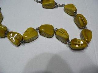 Rosario da parete in maiolica e peltro anni '50