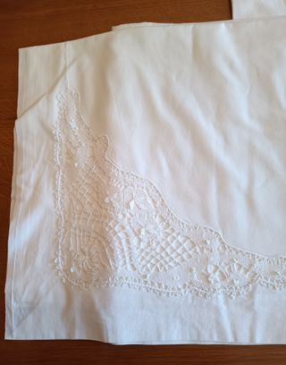 Juego de sabanas antiguas con bolillo N-92