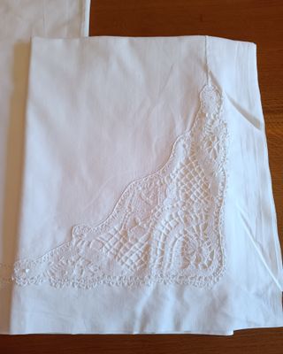 Juego de sabanas antiguas con bolillo N-92