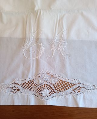 Juego de sabanas antiguas con bolillo N-92
