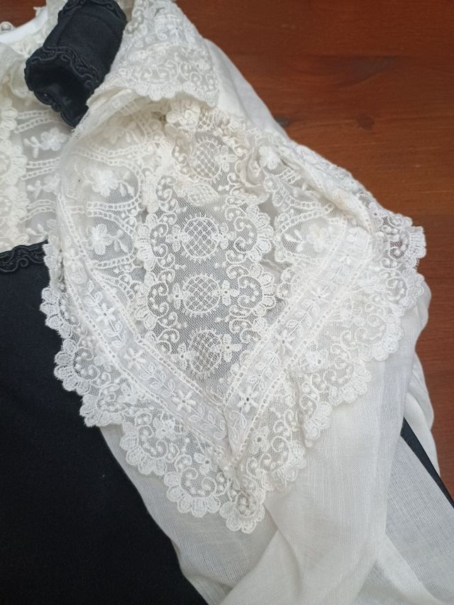 Corpiño y blusa de gallega de gala