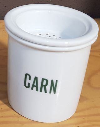 Manzana (molde).  Colador de  grasa, (porcelana).