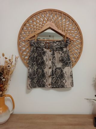 Minifalda de cintura alta con estampado serpiente 
