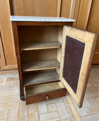 ARMARIO DE MUÑECAS ANTIGUAS HACIA 1920