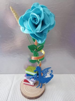 Rosa.de Sant Jordi su base in legno