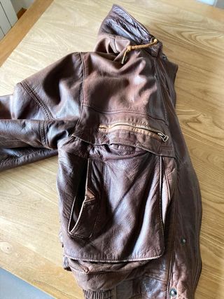 Cazadora cuero marron vintage (o viejuna)