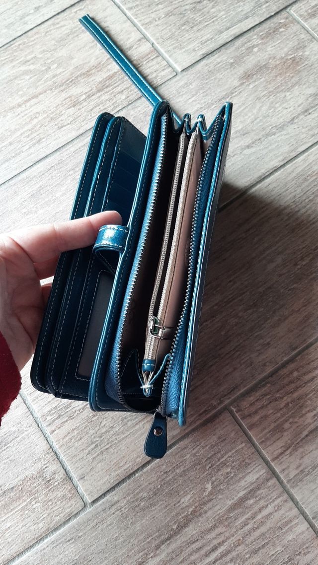 Portafoglio turchese multitasche