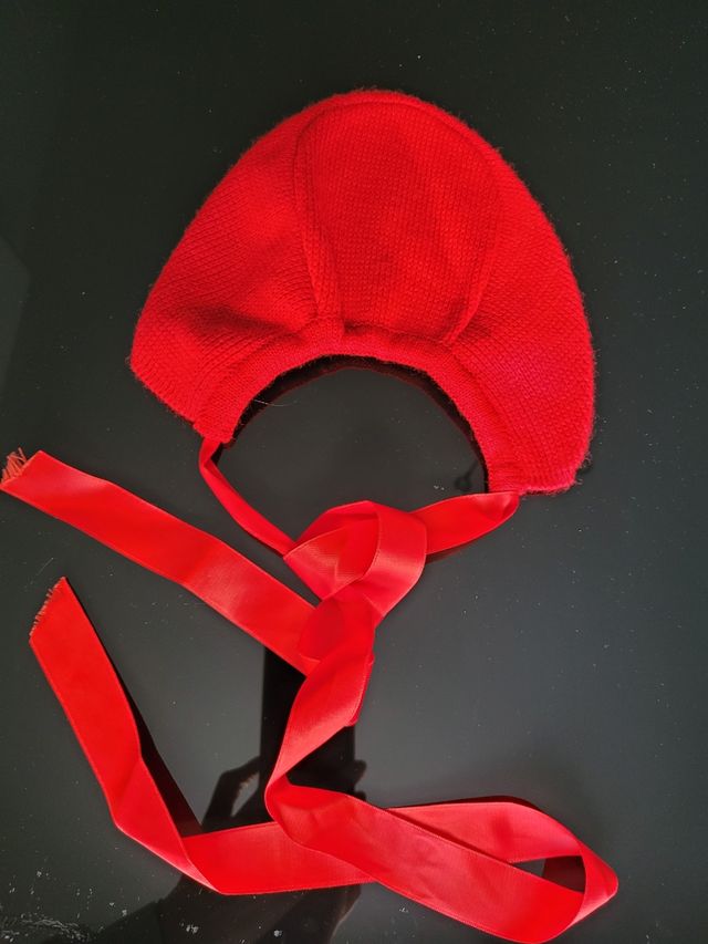 Abrigo niña rojo con capota talla 18 m