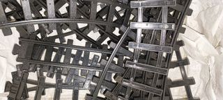 Trenino Caterpillar a pile con Pista completo