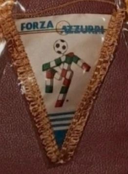 Set gagliardetti calcio.