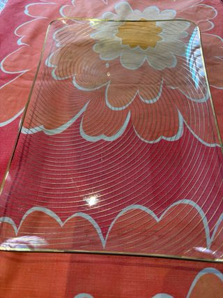 Vassoio vintage in vetro con bordo dorato