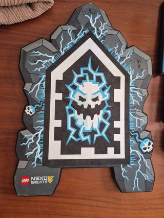 Espada y escudo nexo knights