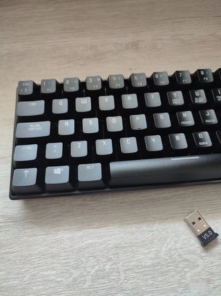 Teclado RGB mecánico mini Krom