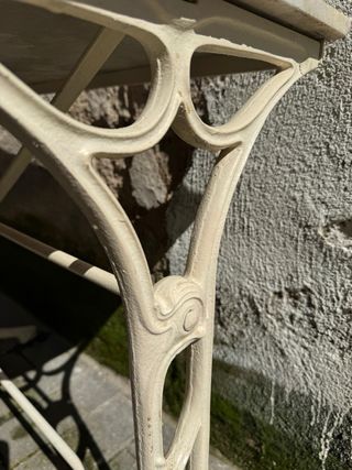 Mesa modernista antigua de Marmol y hierro fundido