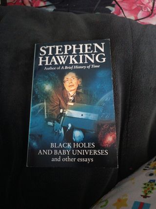 Black Holes and Baby Universes and Other Essays (English and Spanish Edition)