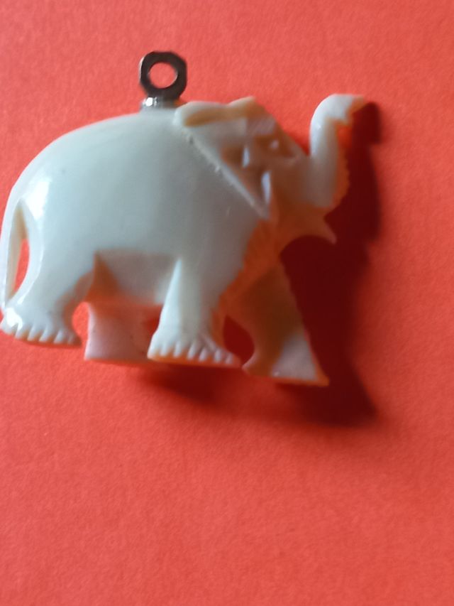 Ciondolo elefantino