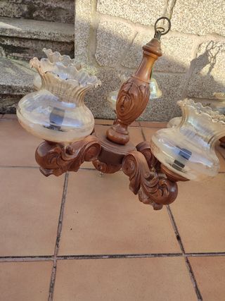 Lámpara madera antigua