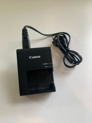 Cámara Canon EOS 1200D y objetivo 18-155