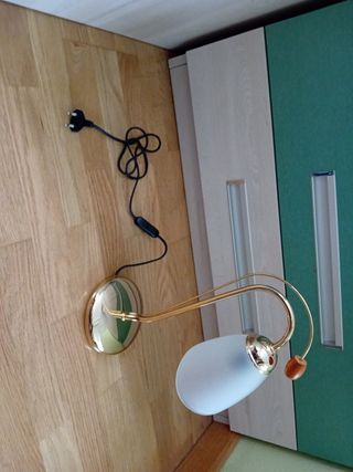 Lámpara de cristal.