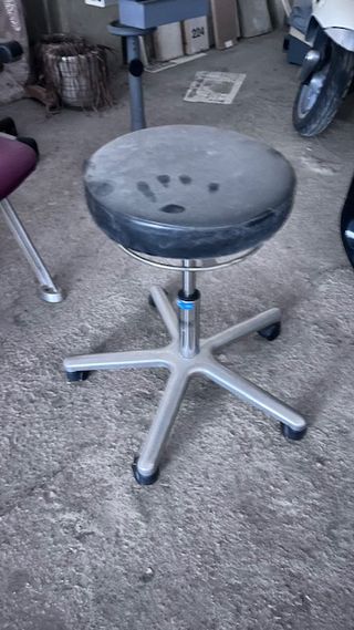 Taburete clinica con elevador