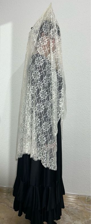 Mantilla marfil en medidas especiales grande