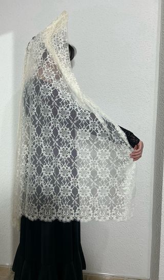Mantilla marfil en medidas especiales grande