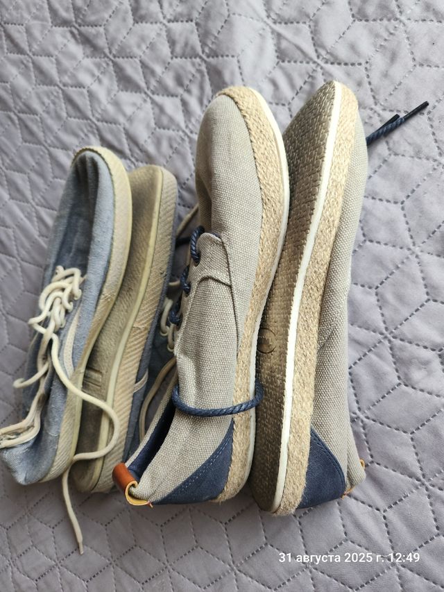 Dos pares de Zapatos para hombres, talla 42