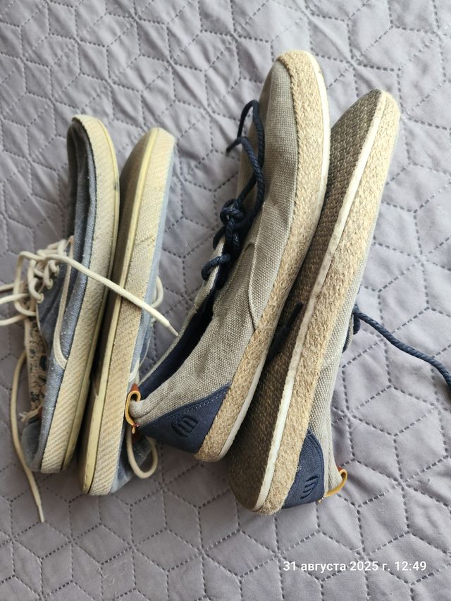 Dos pares de Zapatos para hombres, talla 42