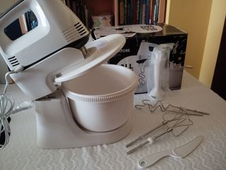 Robot amasador con batidora 