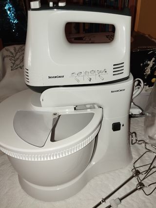 Robot amasador con batidora 