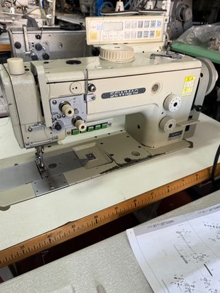 Maquina de cosee triple arrastre