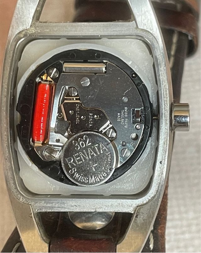 Reloj Fossil mujer muy bueno.