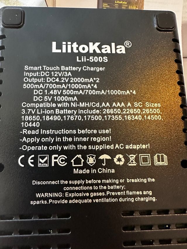 Cargador baterias y pilas