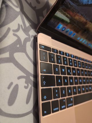 Macbook 12 1.1ghz Intel M3 8gb ssd 250