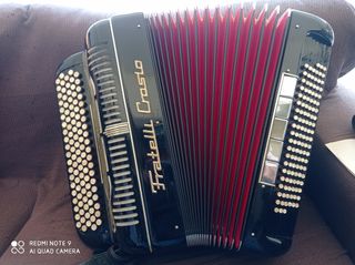 Acordeón profesional italiano