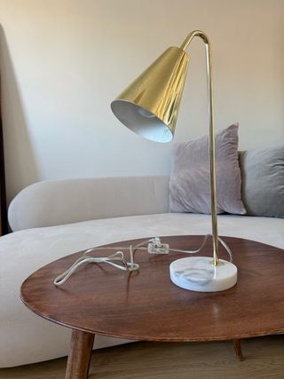 Lampara de mesa dorada y marmol Zara Home