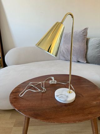 Lampara de mesa dorada y marmol Zara Home