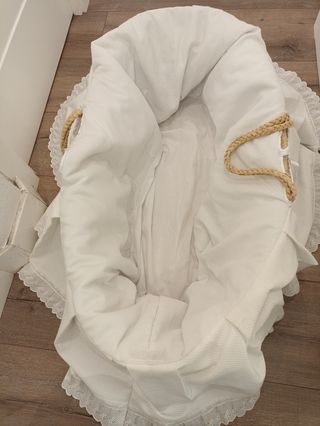 MOISÉS DE MIMBRE CON BALANCÍN MOTHERCARE