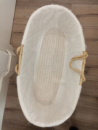 MOISÉS DE MIMBRE CON BALANCÍN MOTHERCARE