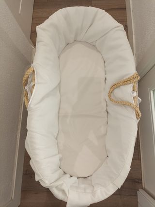 MOISÉS DE MIMBRE CON BALANCÍN MOTHERCARE