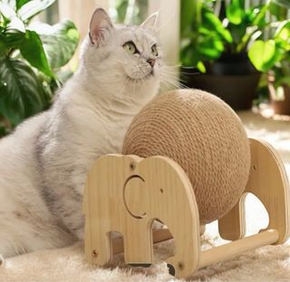 Gioco tiragraffi in legno e corda