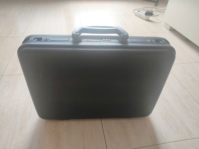 Maletín ejecutivo aluminio