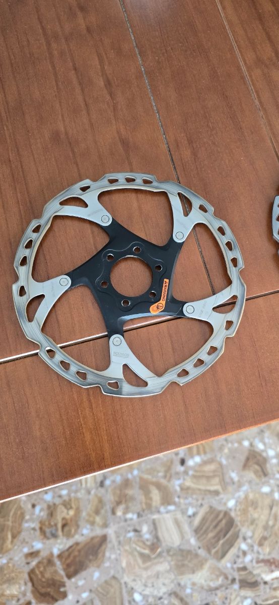 Discos shimano SM-RT76/6 Bolt/180F/160R