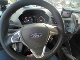 Ford Tourneo Courier 2015