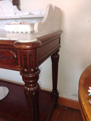 Mueble lavamanos antiguo