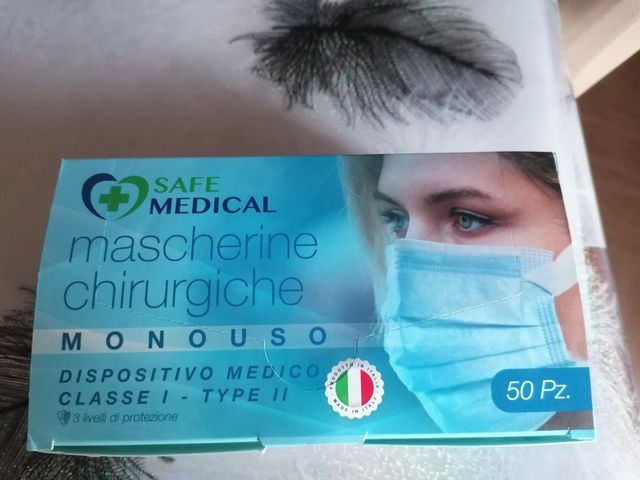Confezione da 50 mascherine chirurgiche